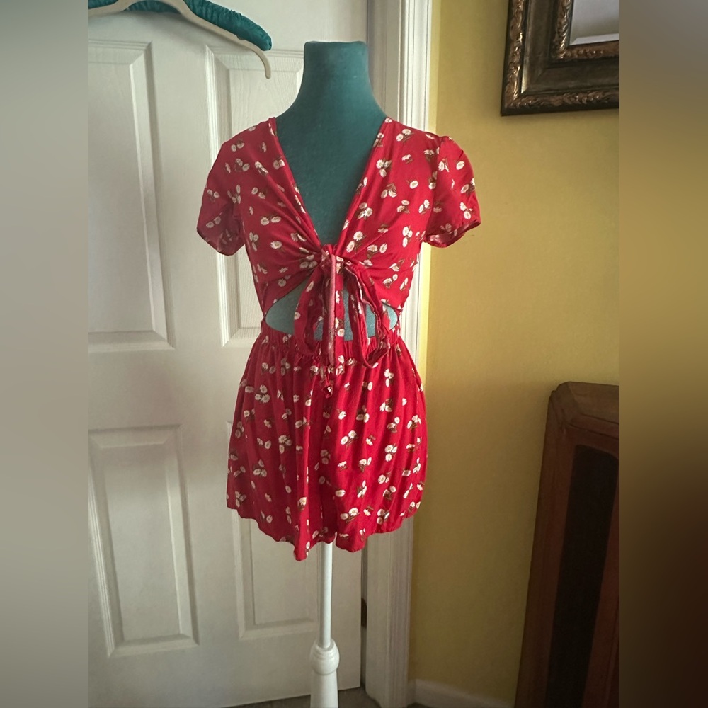 Red floral tie front romper - Picture 1 of 8